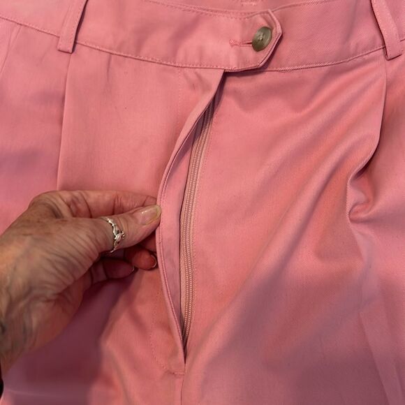 Izod Womens size 14 pink pleated shorts side and back pockets belt loops EUC - Picture 5 of 12